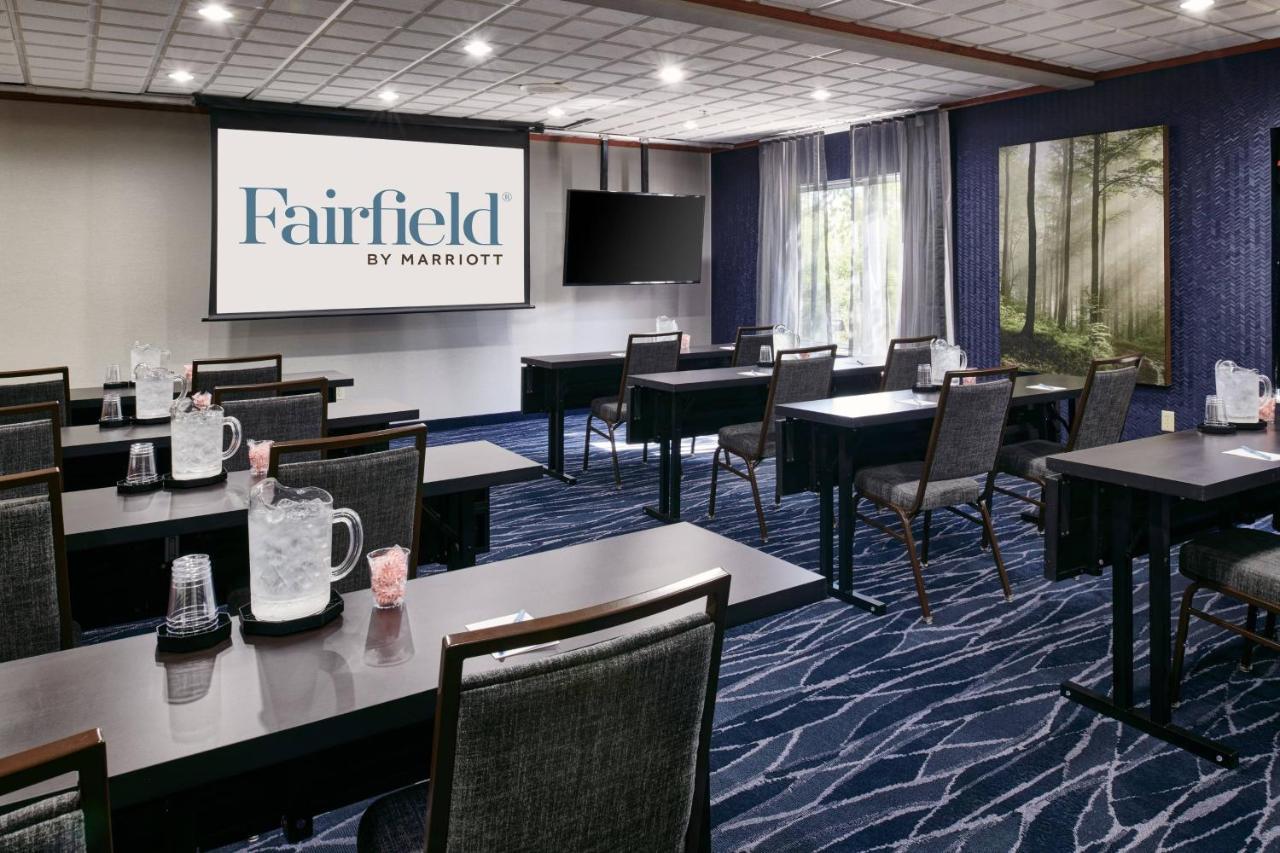 Fairfield Inn & Suites Detroit Livonia Exterior photo