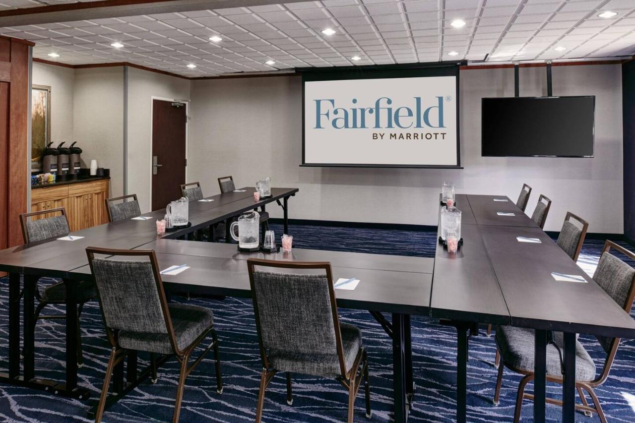 Fairfield Inn & Suites Detroit Livonia Exterior photo